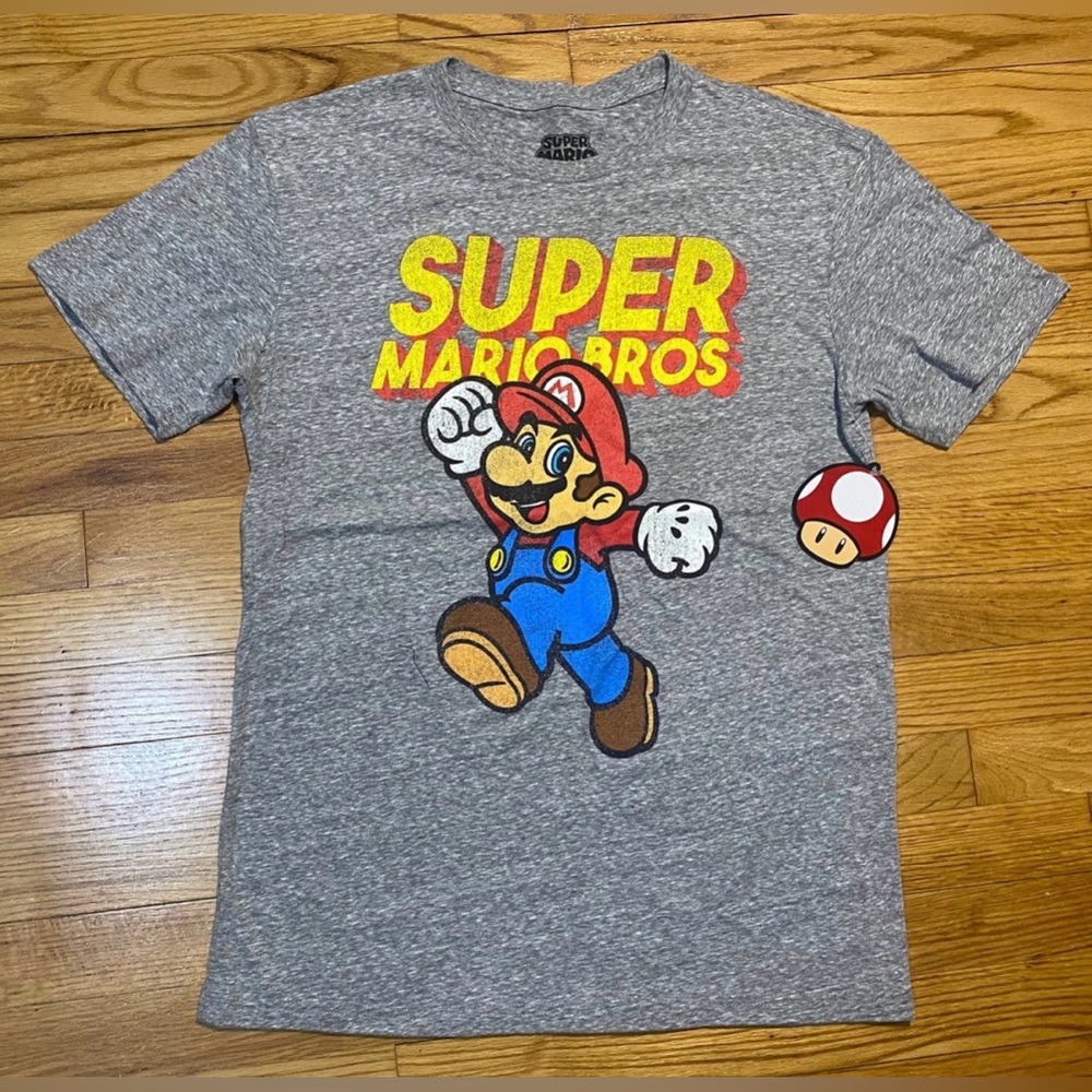 Super Mario Bros Aged look gray t-shirt W Tags Men’s Sz M New!!